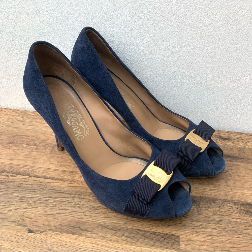 Salvatore Ferragamo Size US 10 C Blue Suede Heels Pumps Vara Bow Peep Toe Logo - Picture 1 of 11